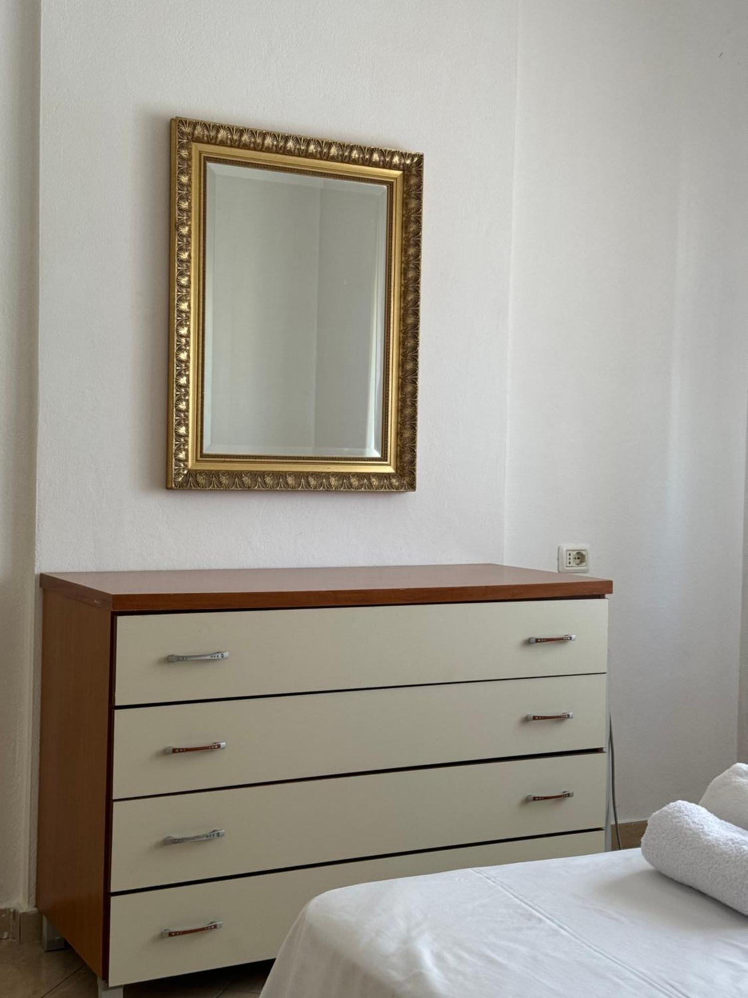 Elegant Apartment In Lungomare - N 23 Vlorë Esterno foto